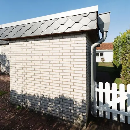 Holiday home Haeuschen Rita Lenste