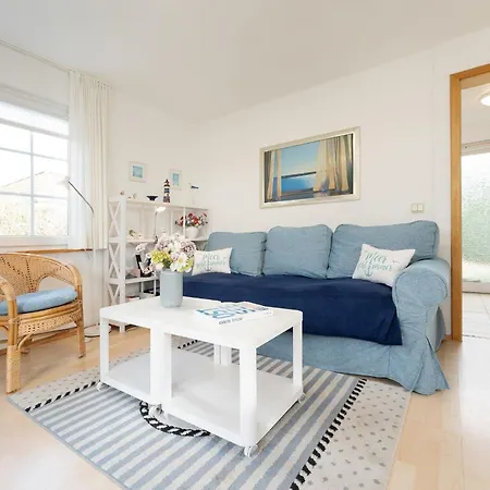 Holiday home Haeuschen Rita Lenste
