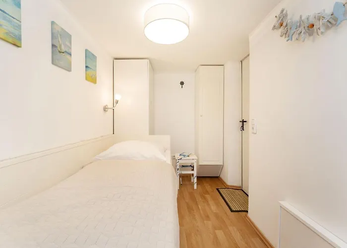 Haeuschen Rita Semesterbostad Lenste