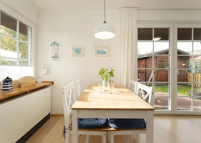 Semesterbostad Haeuschen Rita Lenste